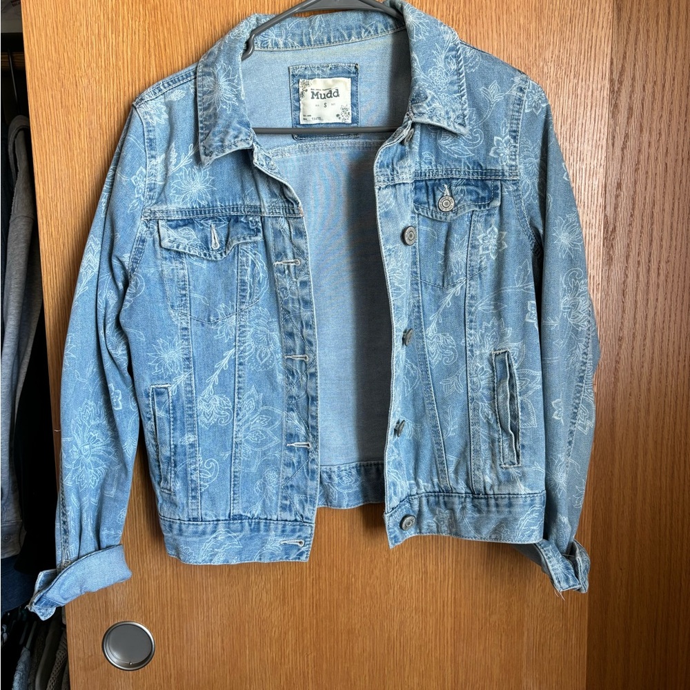 Women’s small jean jacket